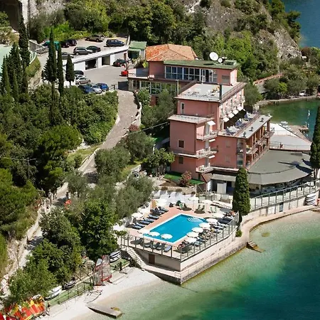 Capo Reamol 4* Limone sul Garda