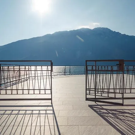 Capo Reamol 4* Limone sul Garda