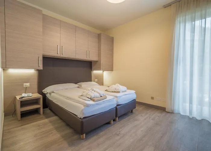 Capo Reamol 4* Limone sul Garda