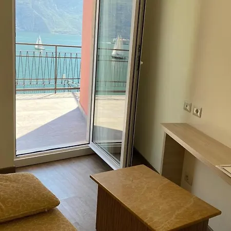 Capo Reamol מלון לימונה סול גרדה