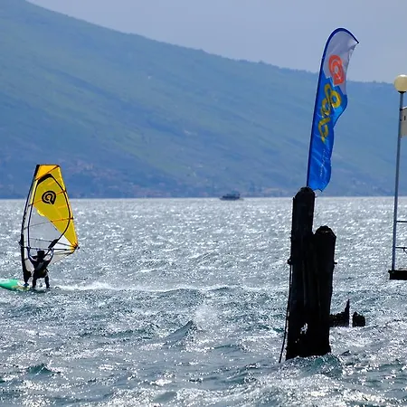 Capo Reamol מלון