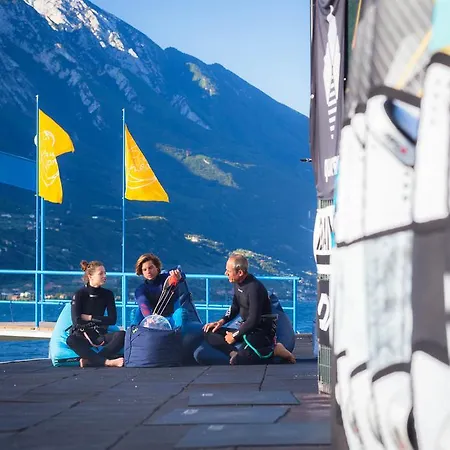 Capo Reamol מלון לימונה סול גרדה