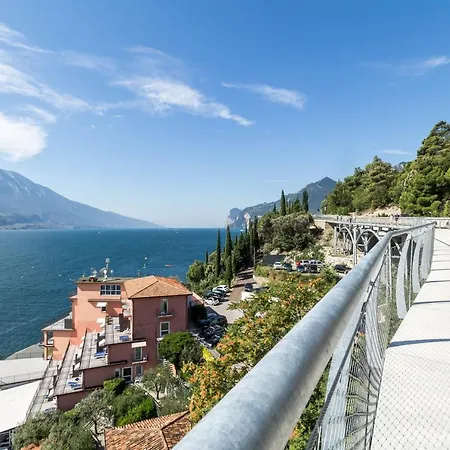 מלון Capo Reamol 4*