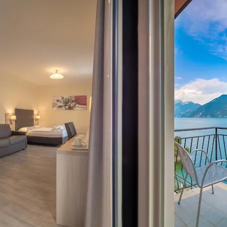 Capo Reamol 4* Limone sul Garda